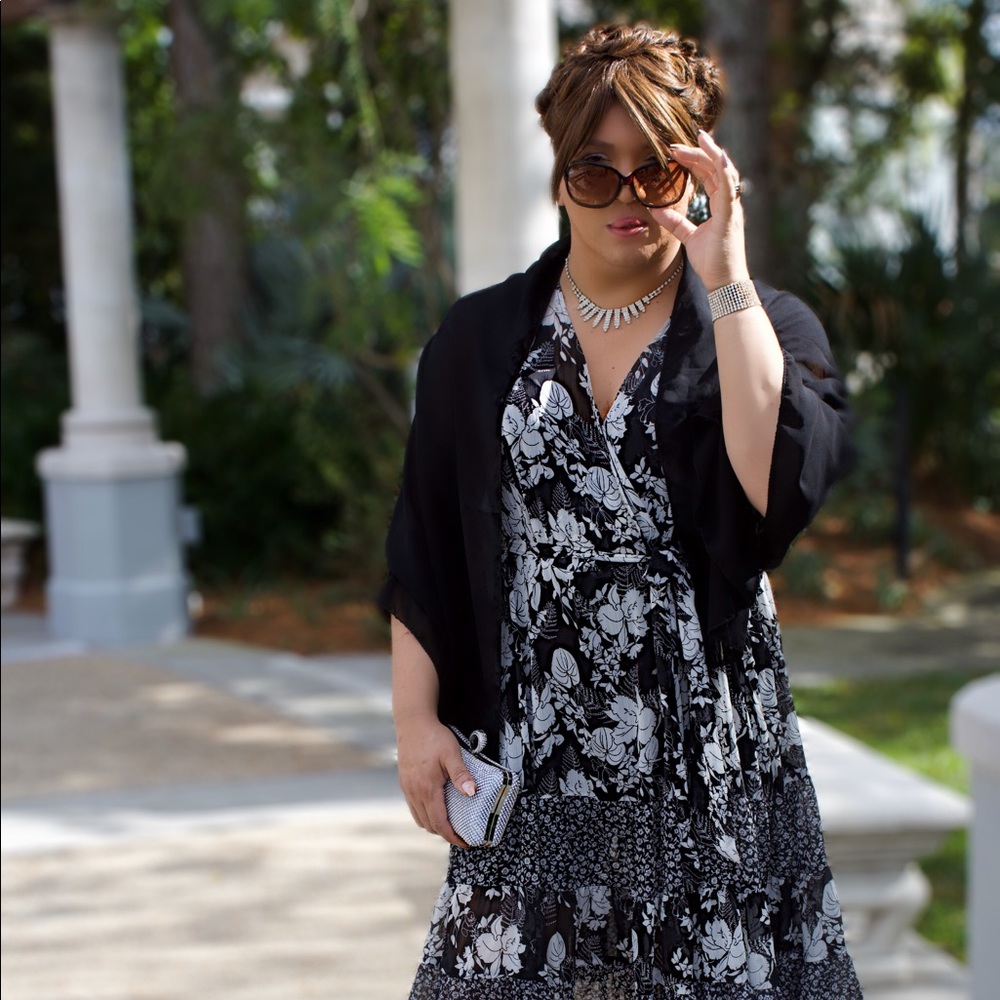 Fashion Bug Beautiful Black and White Flora dress